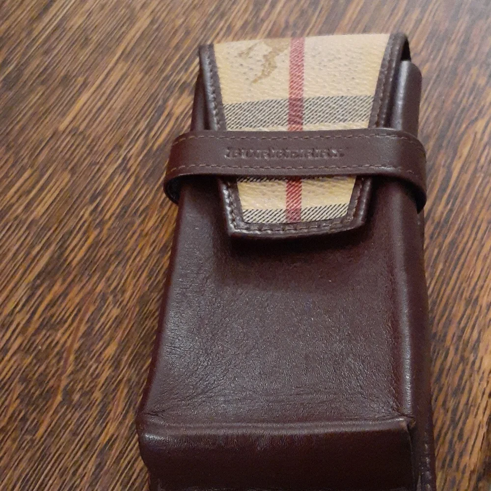 BURBERRY LIPSTICK /CIGARETTE HOLDER CASE